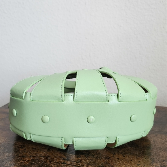 Bottega Veneta The Shell Small Bag In Pistachio - Picture 14 of 15